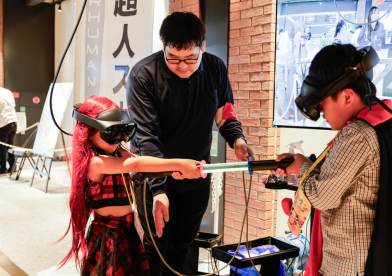 VRを体験する参加者